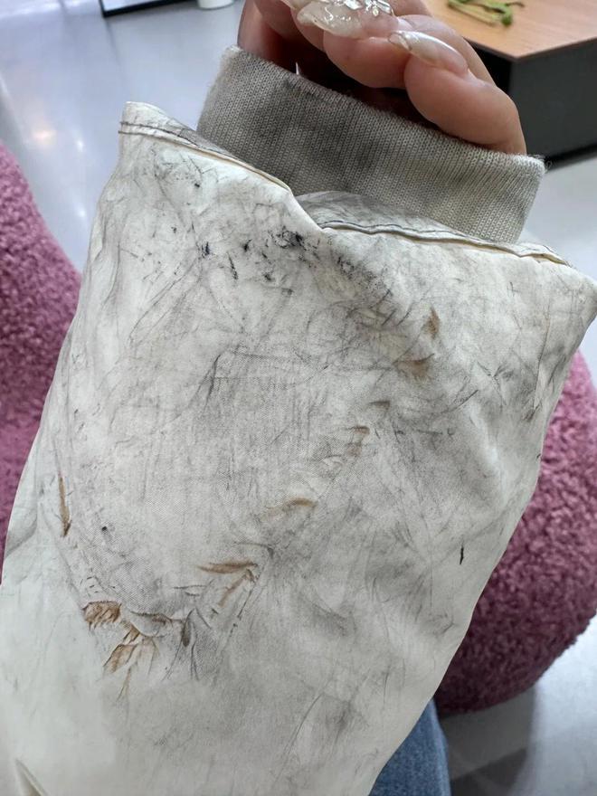 “父母穷我连穿羽绒服的自由都没有”一张羽绒服近照引热议(图7)