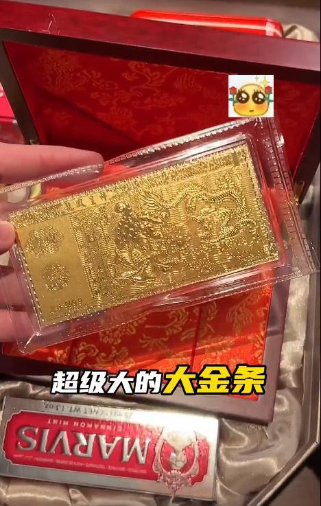 东北90后女孩花千万办婚礼送伴娘金条LV包新郎却被吐槽是败笔(图7)